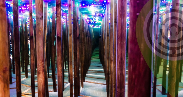 Mirror maze